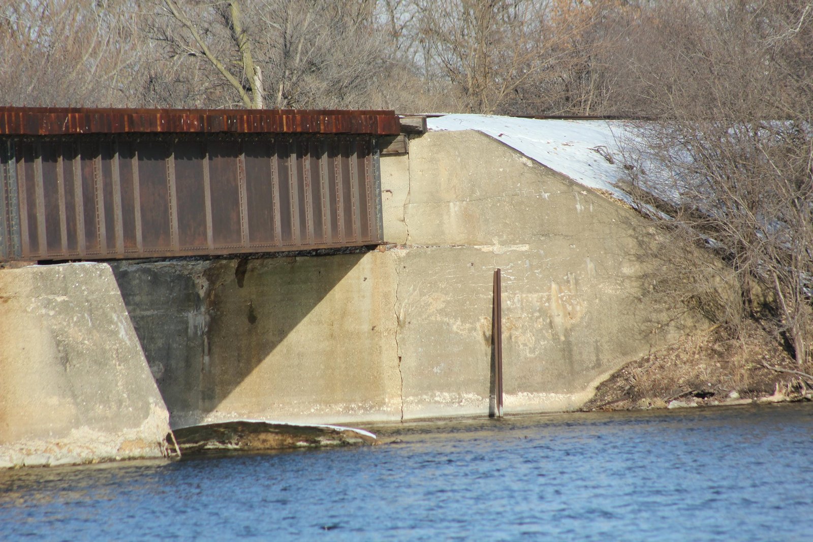 North abutment